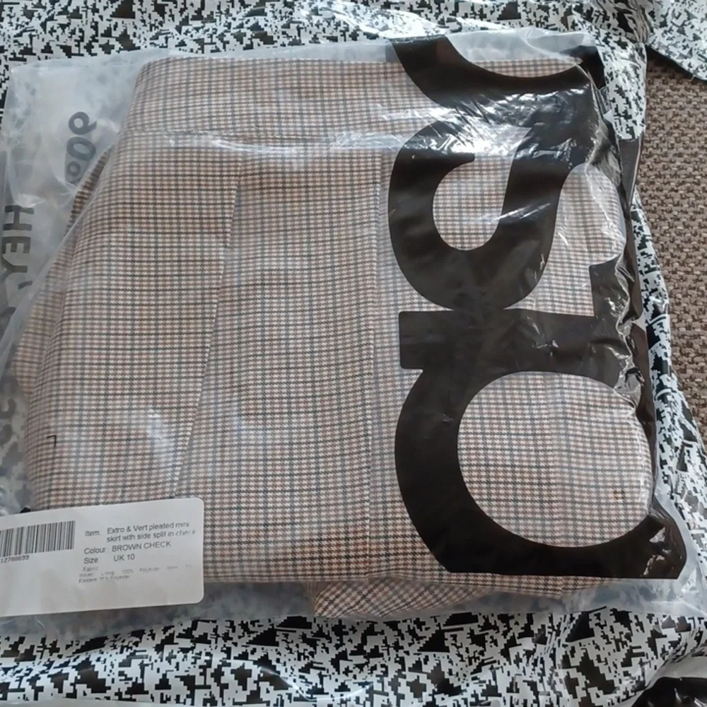 ASOS - Picture 7 of 8